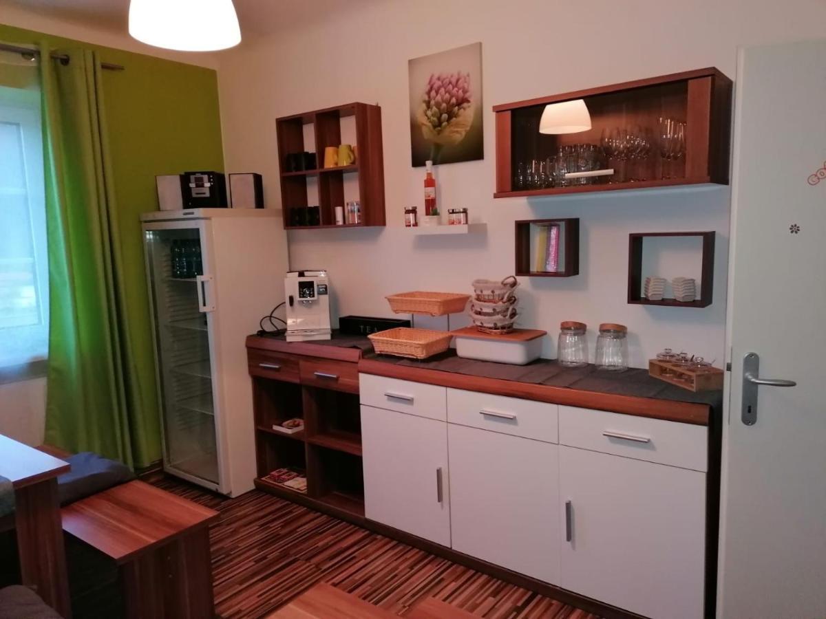 스핏즈 Gaestehaus Ruinenblick B&B 외부 사진