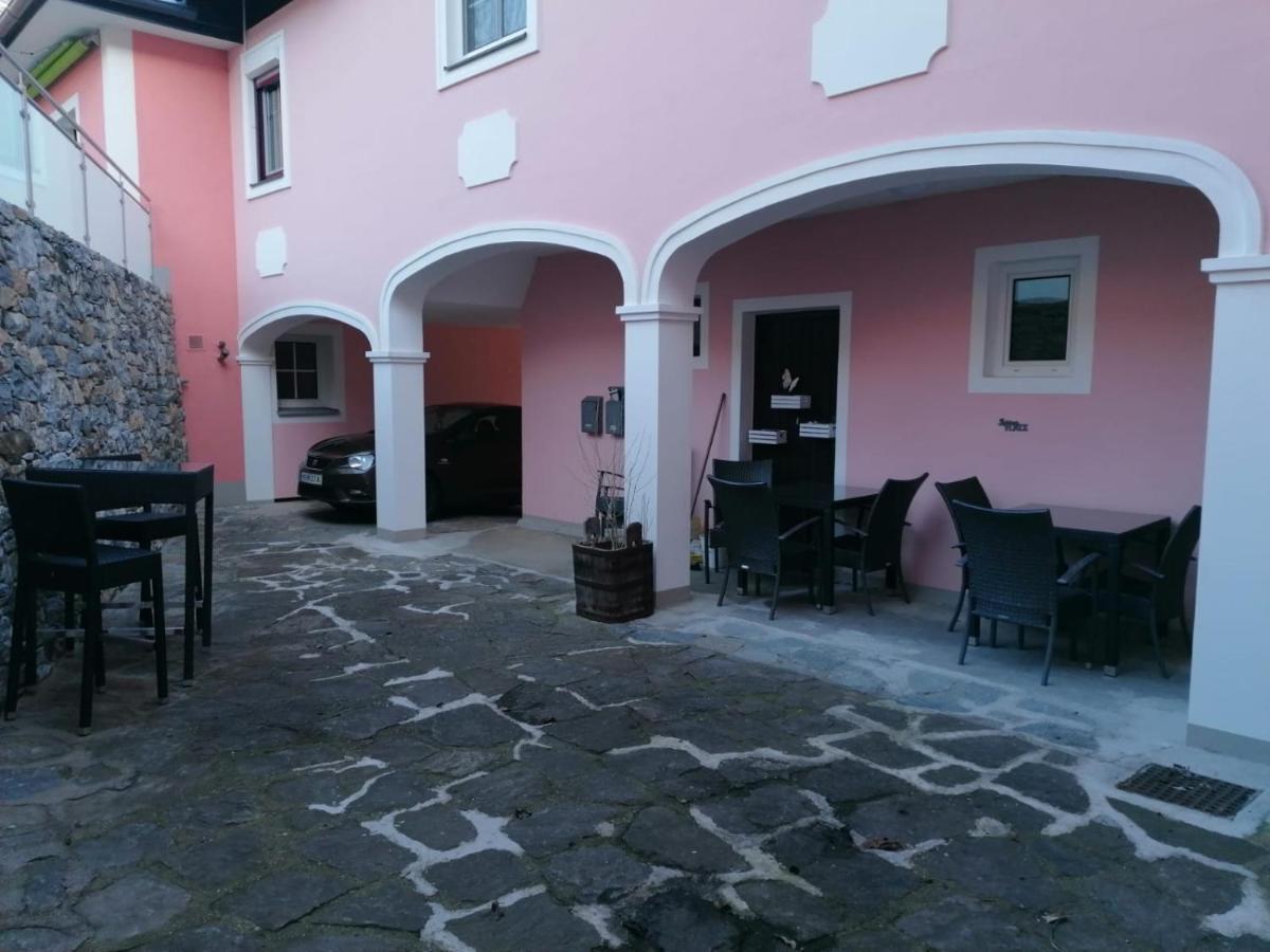 스핏즈 Gaestehaus Ruinenblick B&B 외부 사진