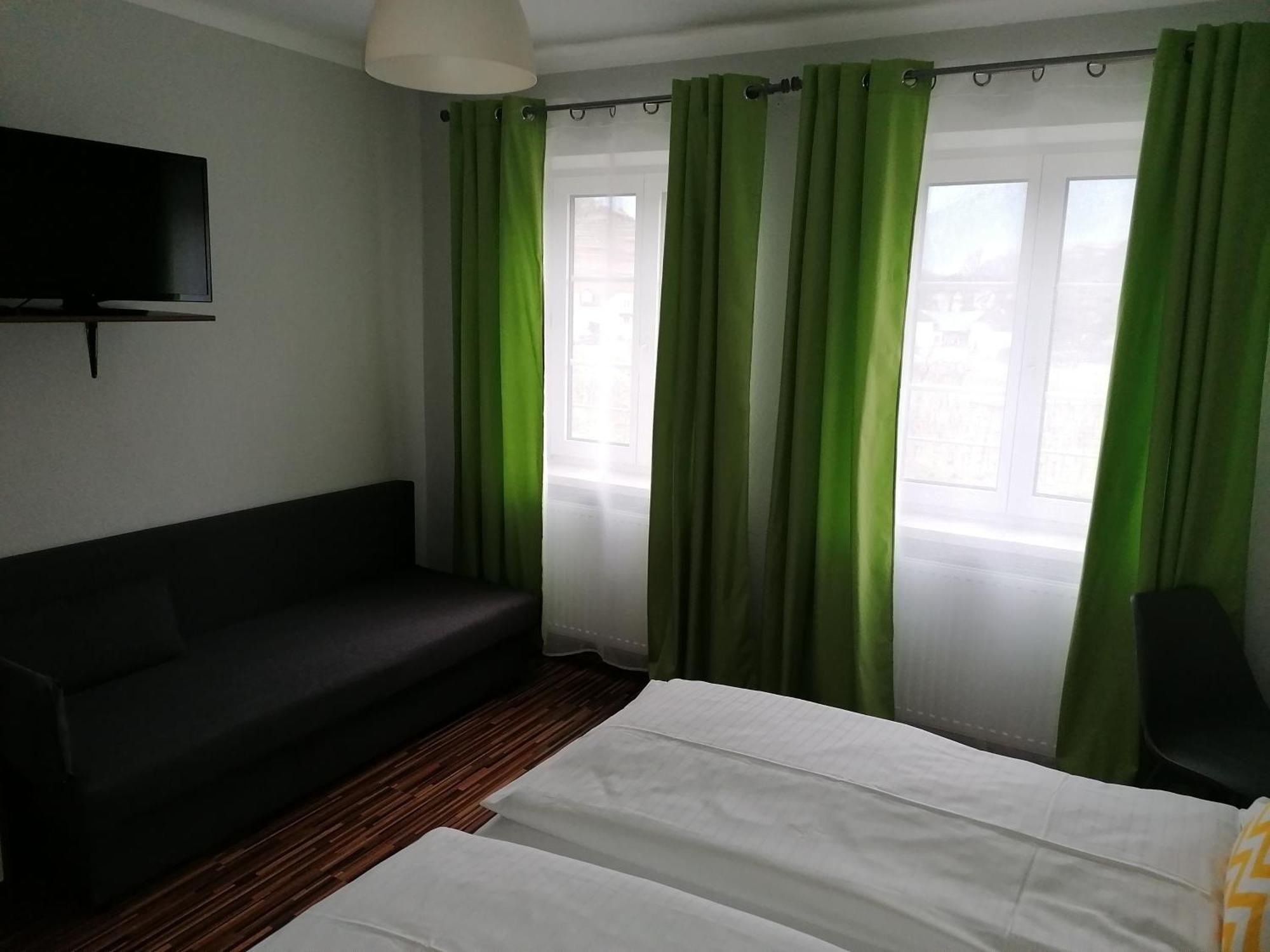 스핏즈 Gaestehaus Ruinenblick B&B 외부 사진